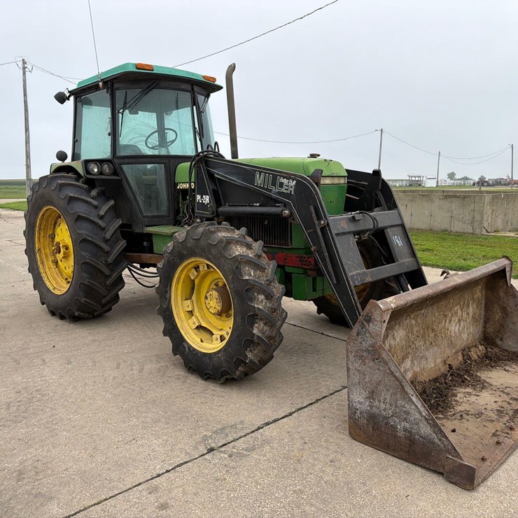 JOHN DEERE 3155