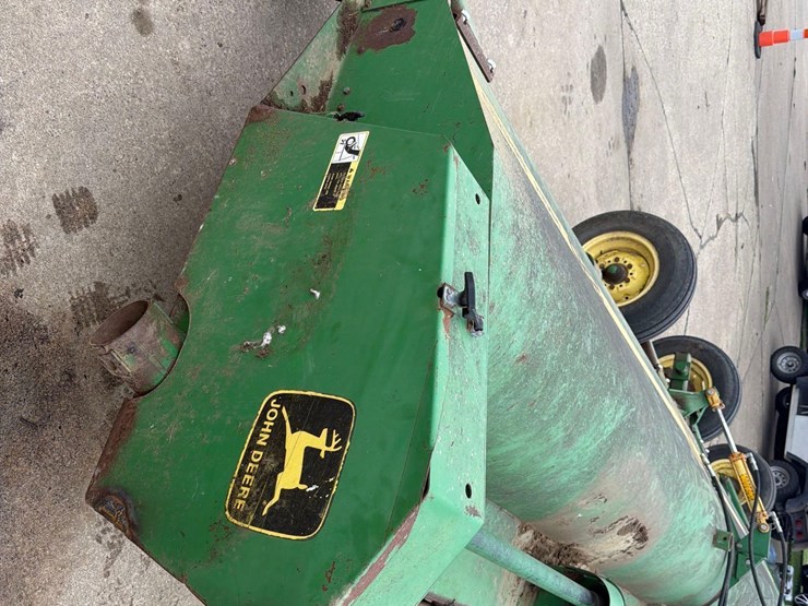 john-deere-220-image-9