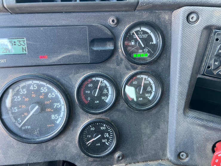 freightliner-cascadia-image-41