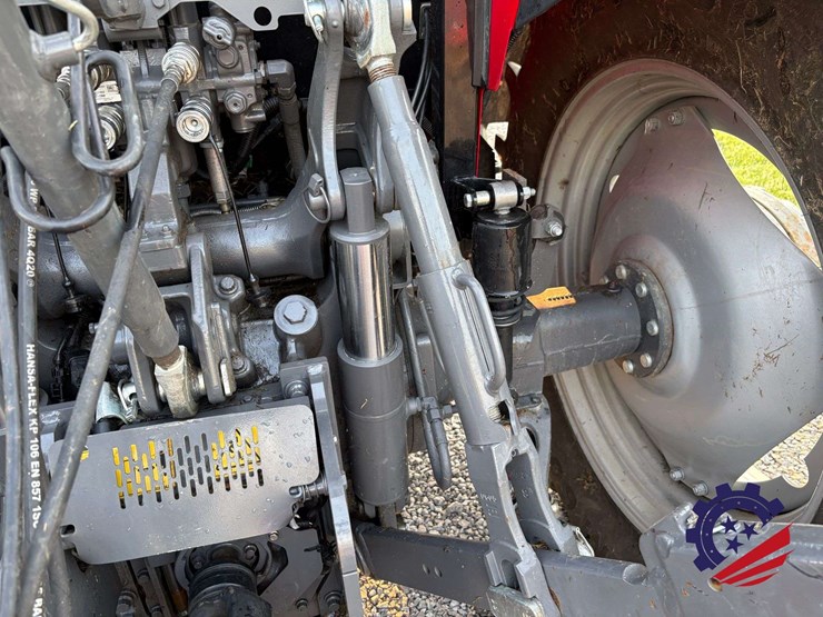2023-massey-ferguson-5711-image-25