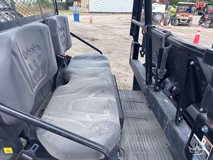 2023-kubota-rtvx1140-image-11