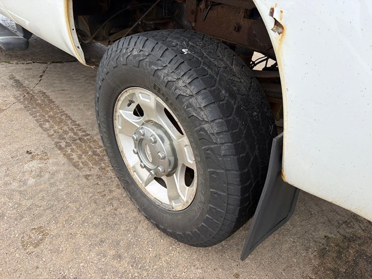 2010-ford-f350-image-9