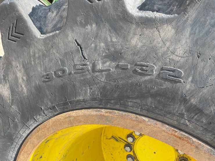 2015-deere-648l-image-18