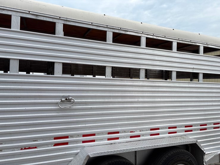 1989-kiefer-built-7ft-x-22ft-aluminum-gooseneck-livestock-trailer-image-9