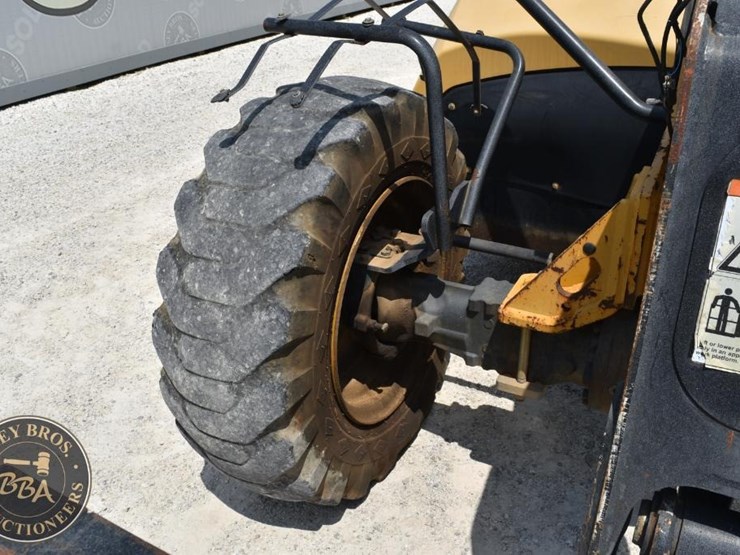 2014-caterpillar-th407c-image-24