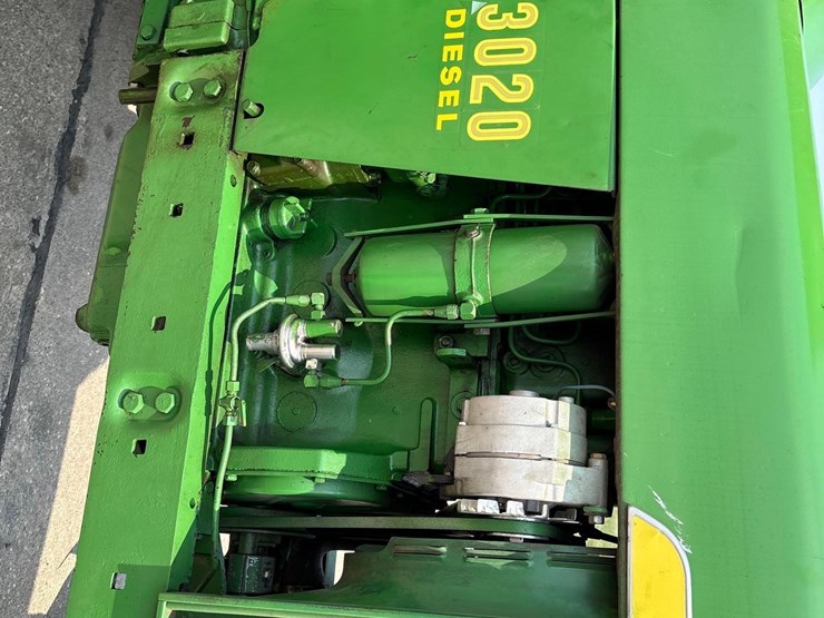 john-deere-3020-image-16