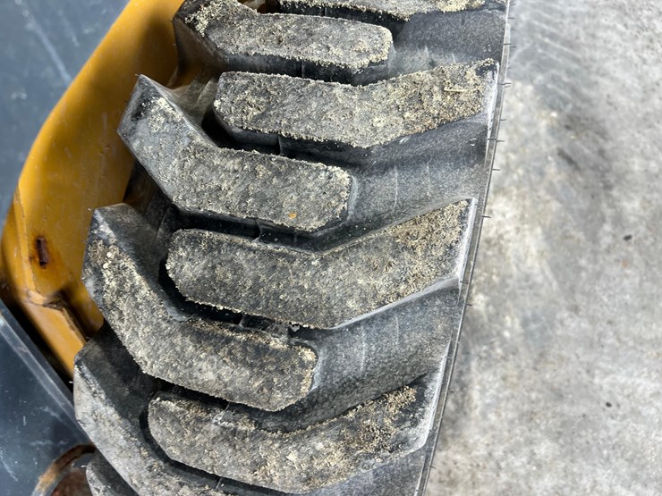 deere-324g-image-12