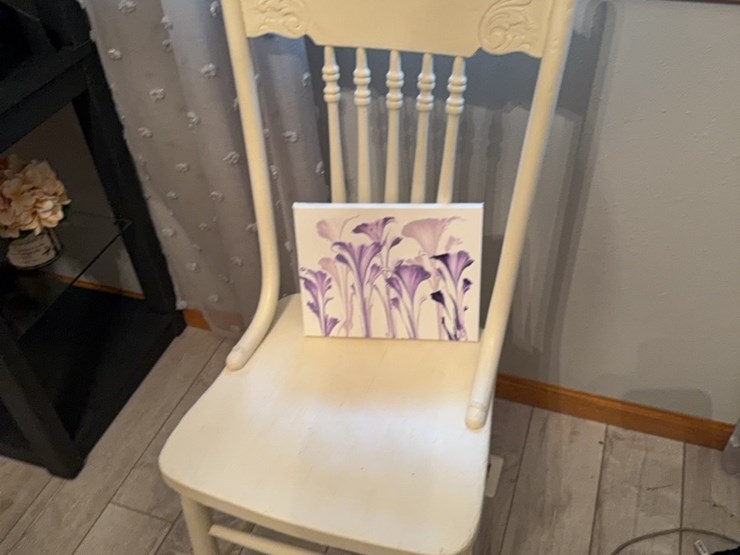 white-chair-with-painting-image-2