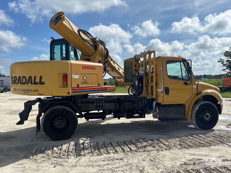 2017-freightliner-m2-106-image-5
