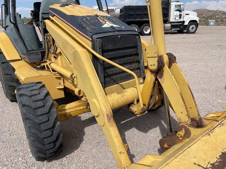 caterpillar-416d-image-22