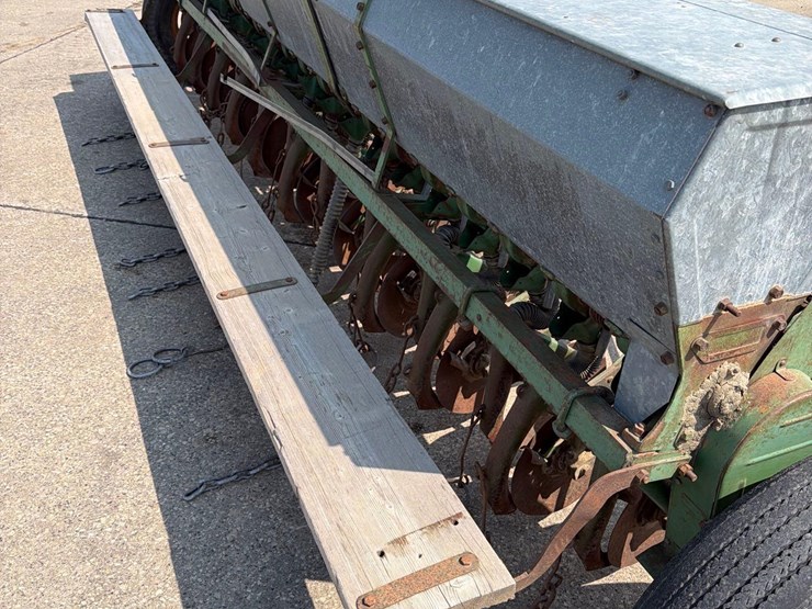 john-deere-b-image-5