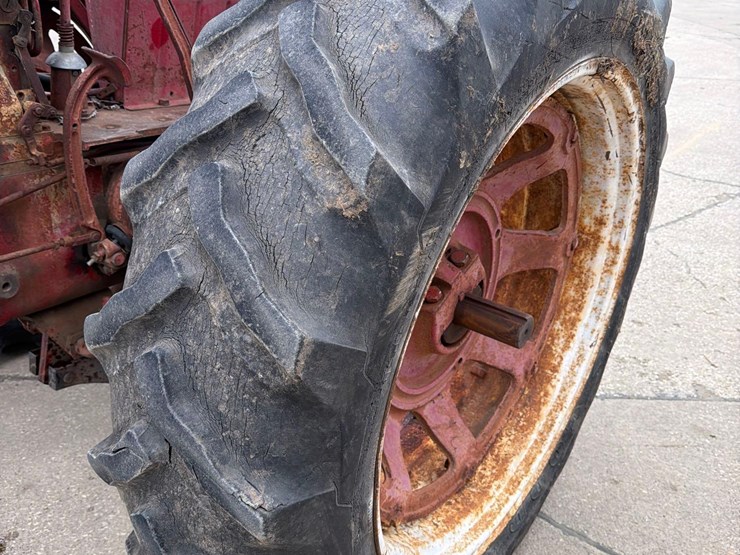 farmall-460-tractor-image-20