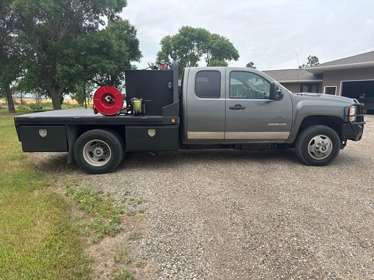 2011-chevrolet-3500-image-8