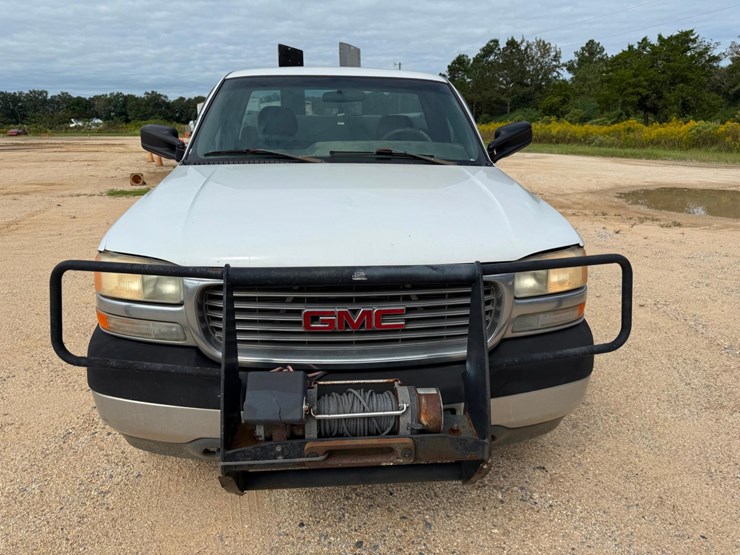 2002-gmc-2500hd-image-3