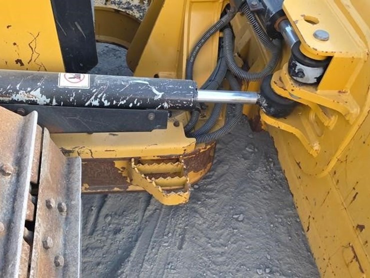 2017-caterpillar-d5k2-xl-image-46