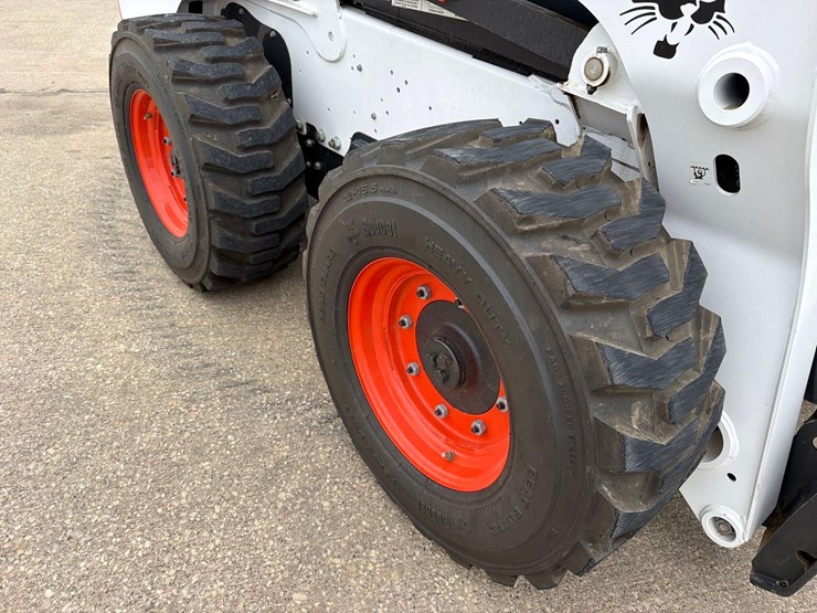 2022-bobcat-s770-image-17