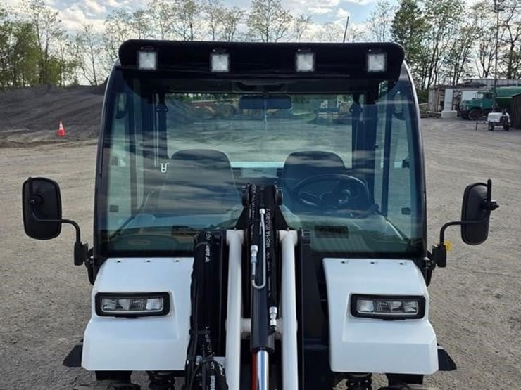 2024-bobcat-toolcat-uw56-image-34