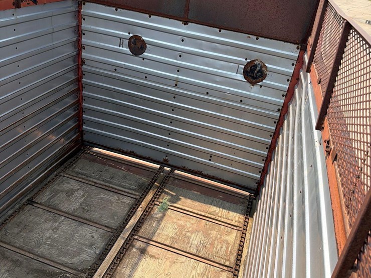 h&s-18ft-rear-unload-silage-wagon-image-28