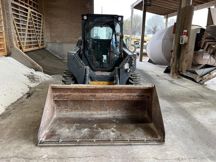 deere-324g-image-2