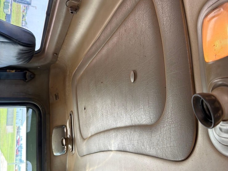 2007-peterbilt-379-image-63