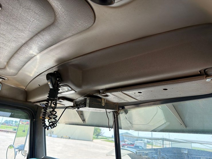 2007-peterbilt-379-image-65