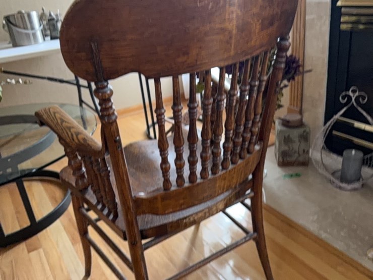 antique-oak-sitting-chair,-excellent-condition-image-8