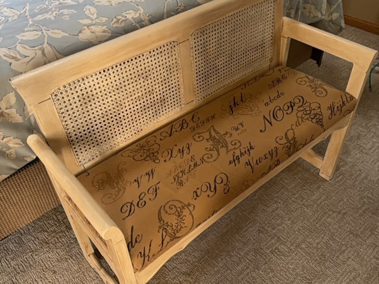 sitting-bench-for-foot-of-bed-image-3