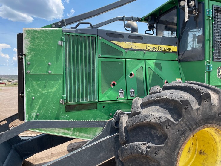 2015-deere-648l-image-7
