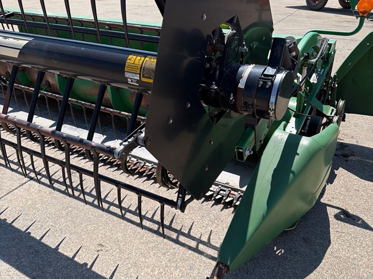 john-deere-630f-image-13