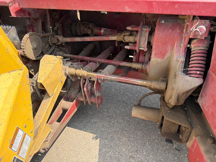 new-holland-900-image-13
