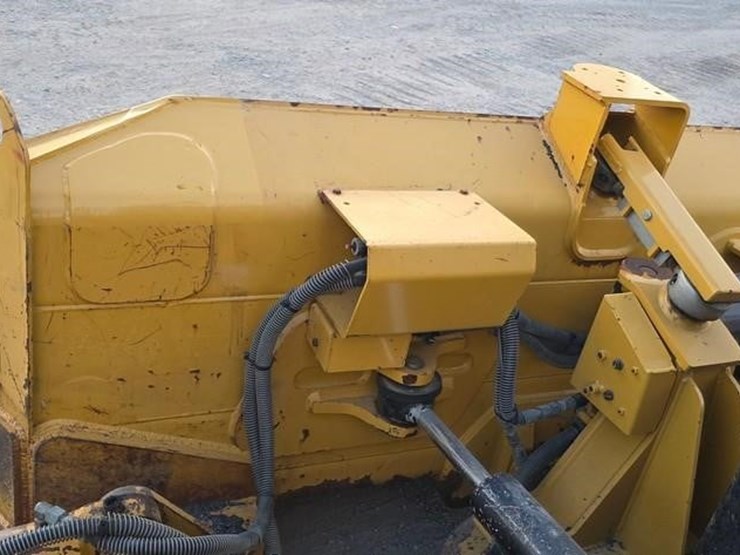 2017-caterpillar-d5k2-xl-image-13
