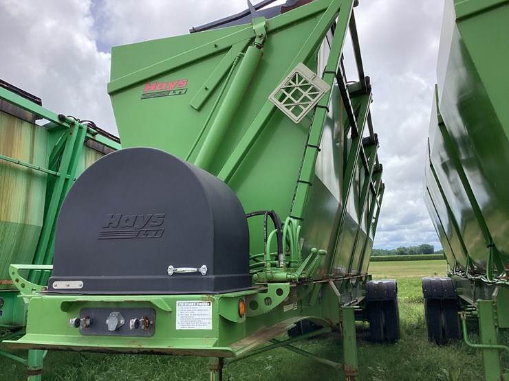 hays-lti-side-dump-bulk-hauler-image-1
