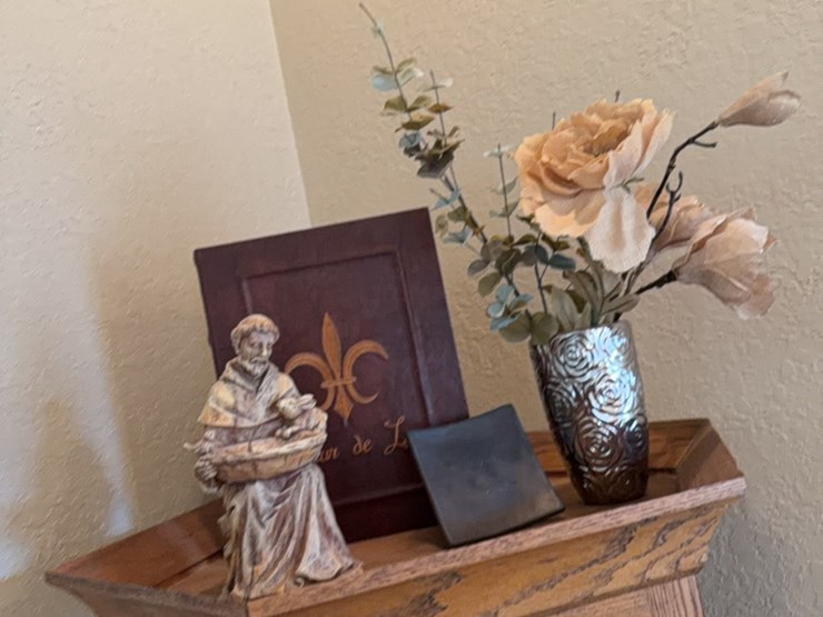 decor-for-top-of-curio-cabinet-image-15