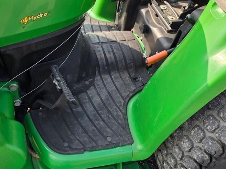 2013-john-deere-3520-image-48