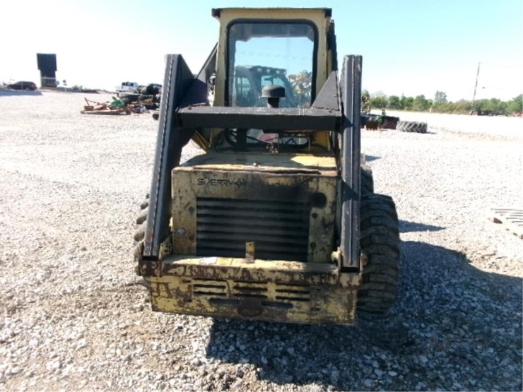new-holland-l555-image-9