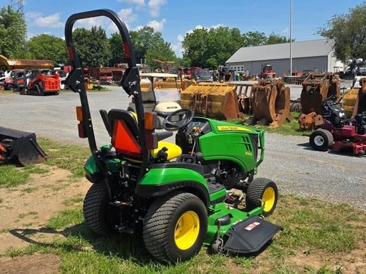 john-deere-1025r-image-3