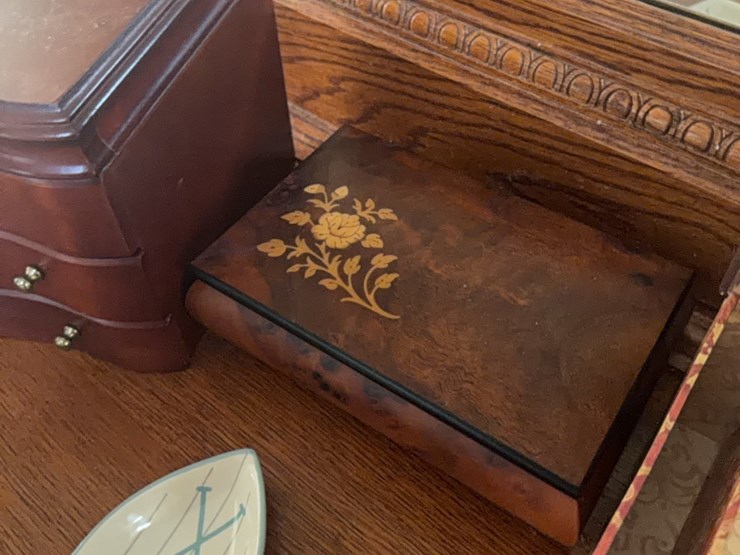 jewelry-and-jewelry-boxes-image-6