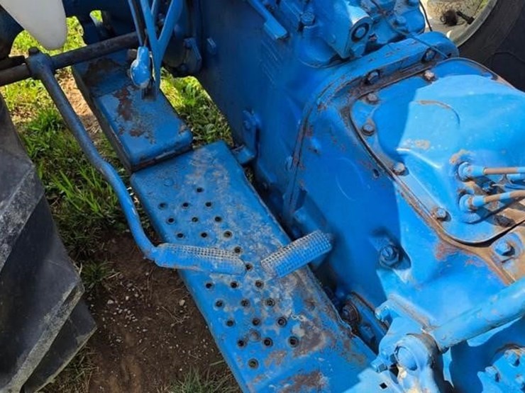 ford-4000-image-27