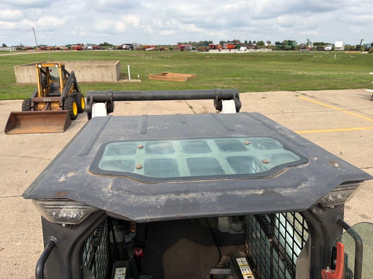 2021-bobcat-t76-image-43