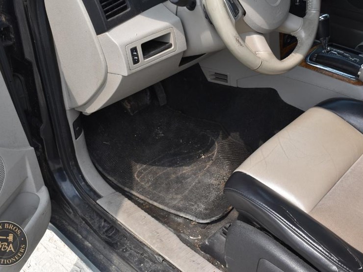 2009-jeep-grand-cherokee-limited-image-14