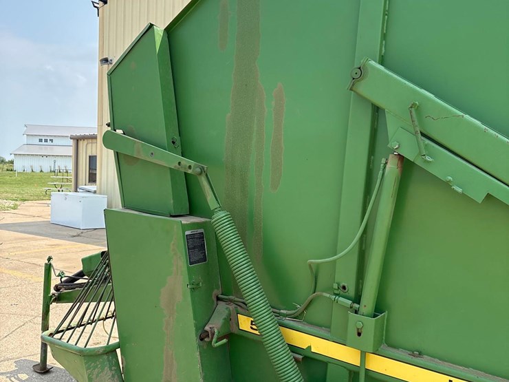 john-deere-510-image-7