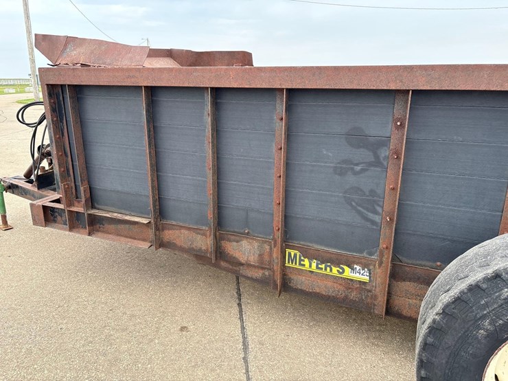 meyer-m425-manure-spreader-image-13