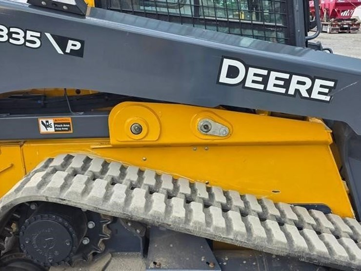 2025-deere-335-p-tier-image-12