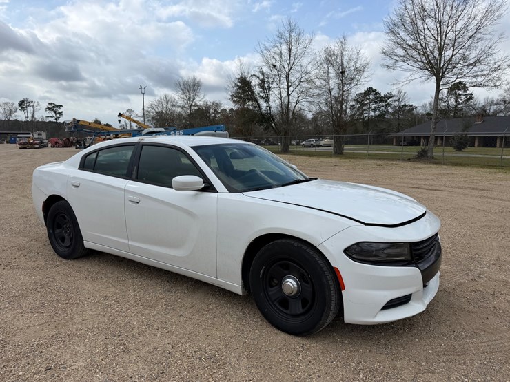 #33586-•-2015-dodge-charger-image-2