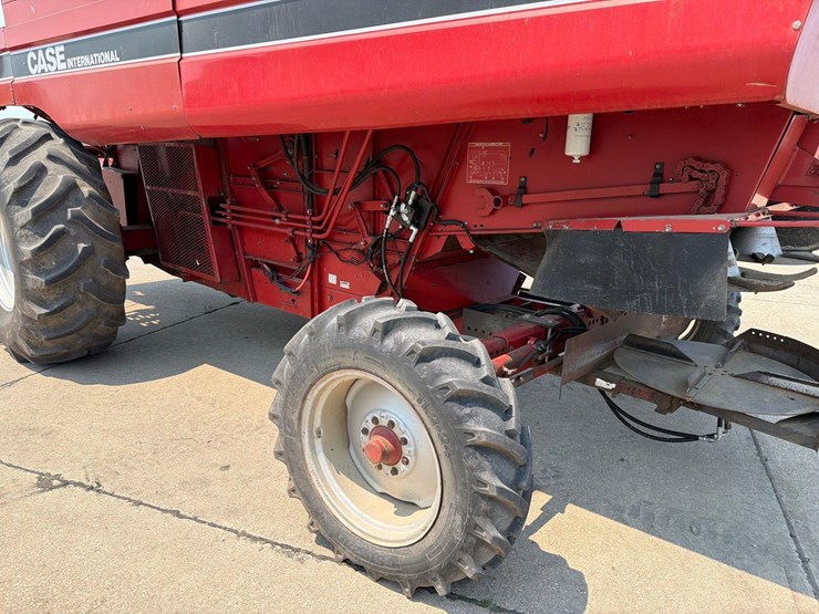 1989-case-ih-1660-image-10