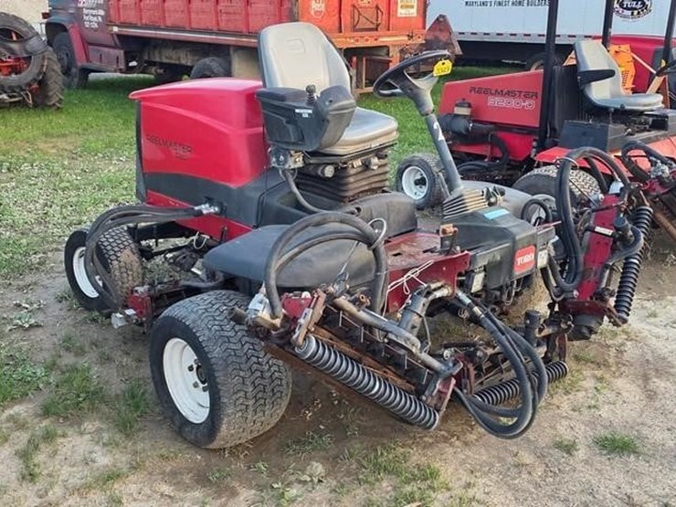 2011-toro-reelmaster-5210-image-1