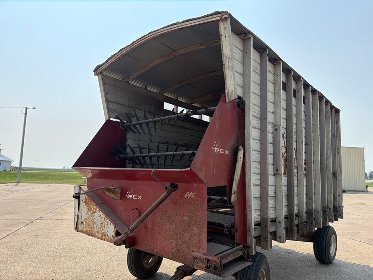 rex-14ft-front-unload-silage-wagon-image-14