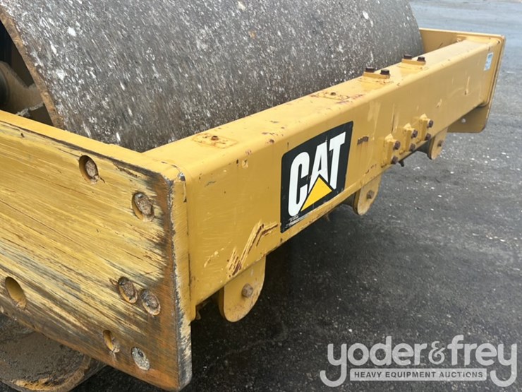 2016-caterpillar-cs56b-image-39