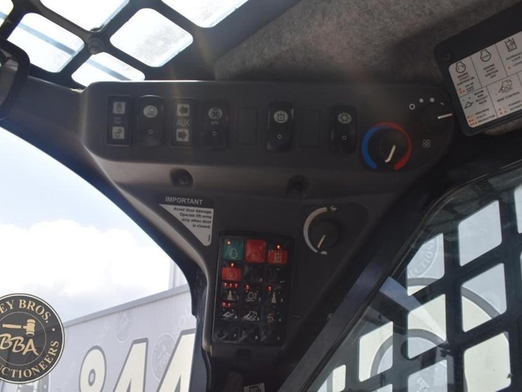 2024-deere-333g-image-32