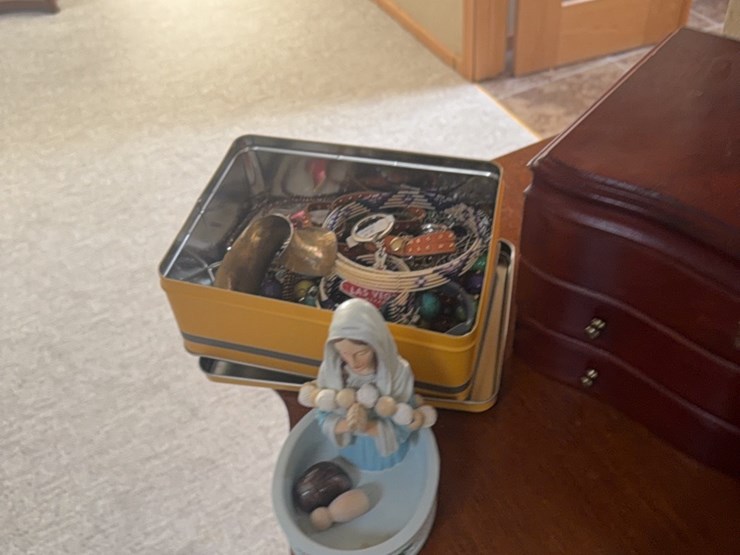 jewelry-and-jewelry-boxes-image-16